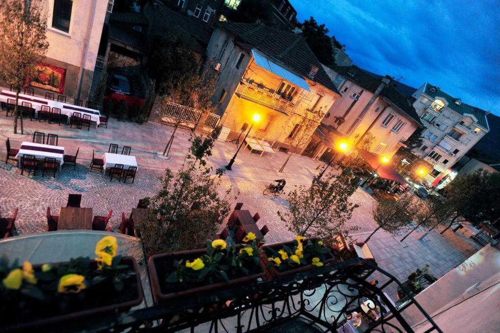 Guest House Sani Skopje Ngoại thất bức ảnh